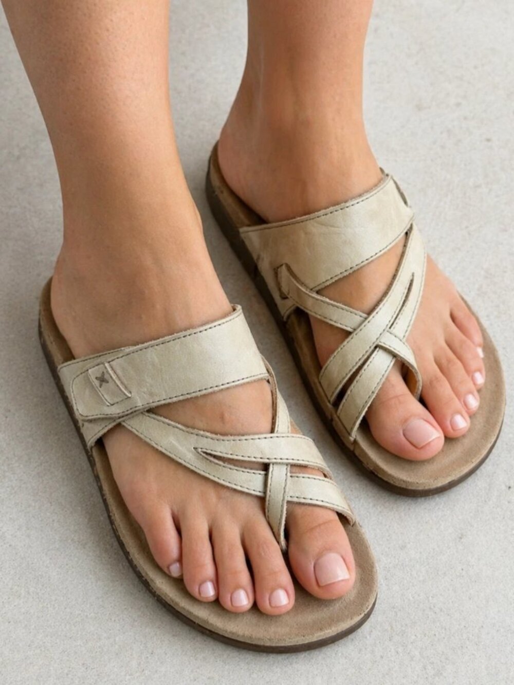 Taos The Perfect Sandals Light Beige Tan Stone Thong Toe Strappy Women's